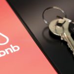 Airbnb заборонить господарям вимагати прибирання: що зміниться з 20 листопада