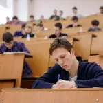 Очні сесії під час обстрілів: студенти Києва скаржаться