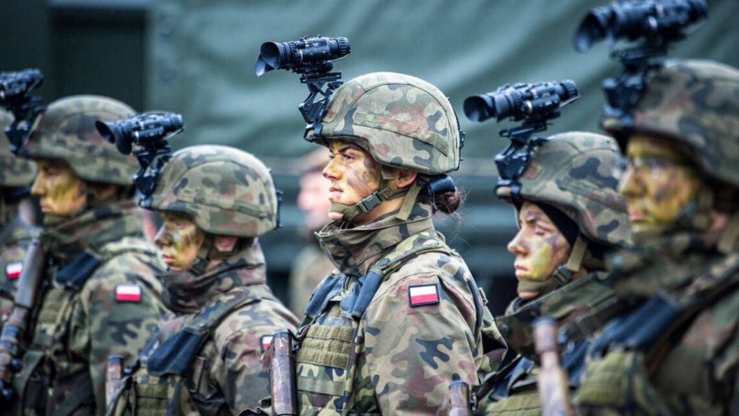ilyustratyvne-foto_large Polish soldiers equipped with night-vision devices whilst forming up