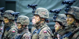 Poland is preparing for a «pre-war» regime: troops will be able to be redeployed under martial law Polish soldiers equipped with night-vision devices whilst forming up