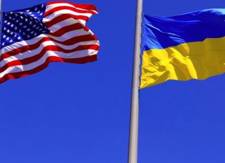 Віткофф і Кушнер представлять Україні нові пропозиції в Маямі Прапори США та України майорять на флагштоках