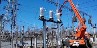 У Києві та області перебої зі світлом: повідомляють про удар по підстанції Енергетики виконують ремонтні роботи на електричній підстанції у Вишгороді.