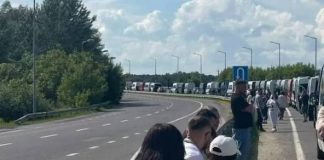 Lorries are waiting for over 40 hours at the border with Poland Queues at the border with Poland: lorries are waiting for 40 hours