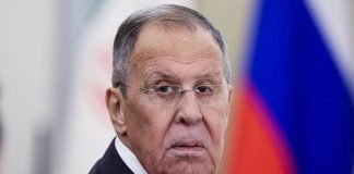 Європейські міністри відмовилися фотографуватися з Лавровим на G20 у США Лаврову відмовили у спільному фото на G20 у США
