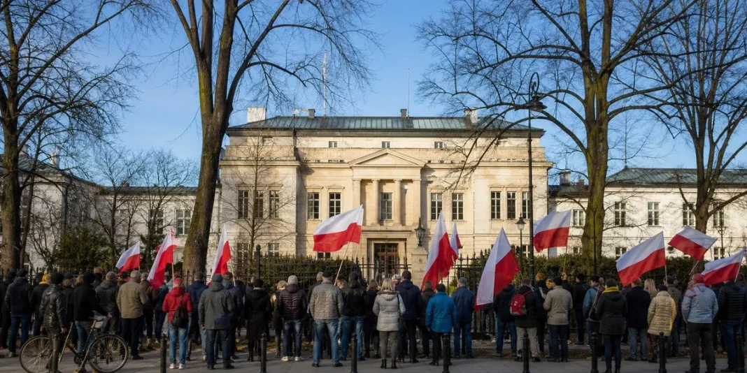 Kaczyński Protesters outside the Constitutional Tribunal in Warsaw during the political crisis in Poland
