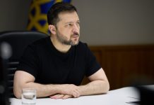 Президент України Володимир Зеленський під час робочої наради в Офісі президента