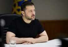 Президент України Володимир Зеленський під час робочої наради в Офісі президента