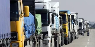 Ukraine is discussing the transfer of customs controls to Poland and Slovakia A queue of lorries on the road near the border. The lorries are waiting to go through customs.
