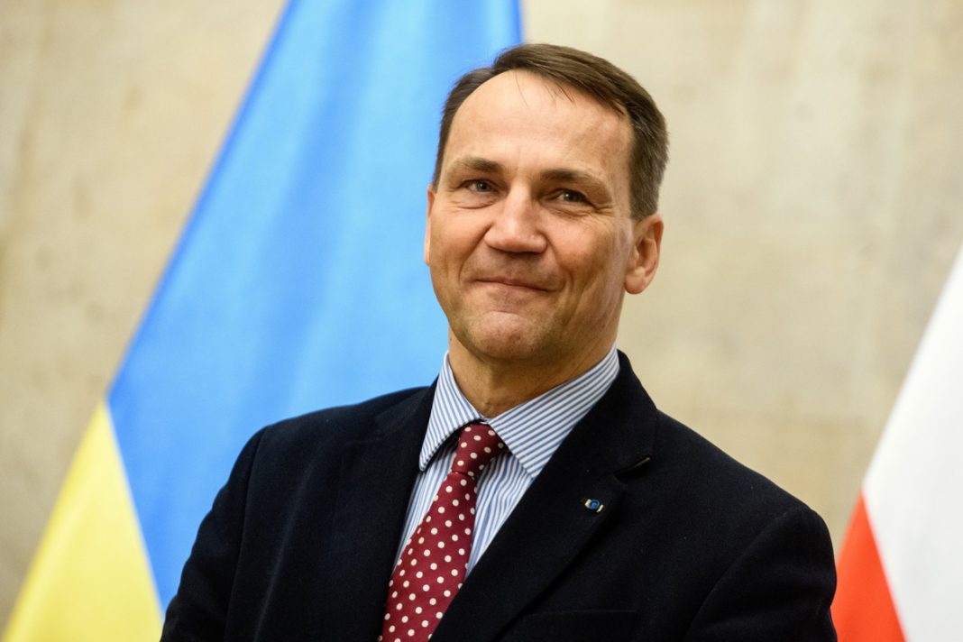 Poland’s Foreign Minister, Radosław Sikorski, has criticised Elon Musk over the restrictions placed on Starlink for the Ukrainian military.