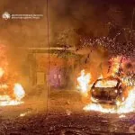У Дніпрі масштабна пожежа після російської атаки: людей рятують із будинків