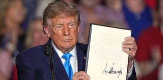 Trump has temporarily relaxed the regulations on diesel emissions in the US Donald Trump shows the signed document