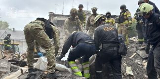 The death toll in Zaporizhzhia has risen to 17 following the Russian strike: three children are among the victims Rescuers from the State Emergency Service, the military and emergency services personnel are carrying out search operations amongst the rubble of a residential building in Zaporizhzhia
