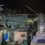 В Одесі після атаки РФ зруйновано три квартири: на даху спалахнула пожежа