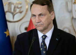 Sikorsky set out the condition for a serious discussion within NATO regarding Russia Radosław Sikorski is speaking at the microphone