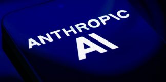 Anthropic повідомила про небажані дії Claude на урядових сайтах США Напис Anthropic AI на екрані