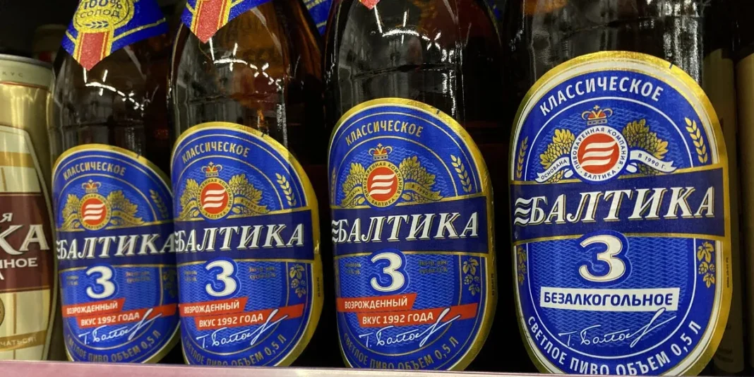 scale_1200-1 Bottles of the Russian beer «Baltika 3» on a shop shelf