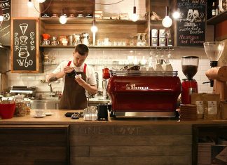 У Києві масово продають бізнес: кафе й магазини дешевшають Власники продають готовий бізнес на тлі падіння попиту та нестачі персоналу.