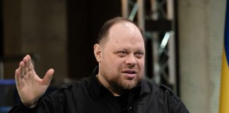 Руслан Стефанчук під час інтерв’ю