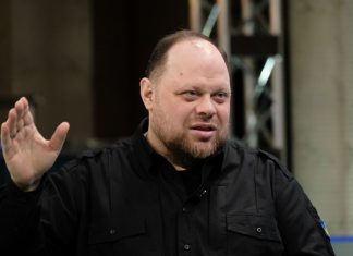 Стефанчук відповів, чи перенесуть Верховну Раду з Києва Руслан Стефанчук під час інтерв’ю