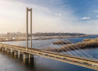 КМВА змінила правила руху мостами Києва під час тривоги У Києві знову змінили правила руху мостами