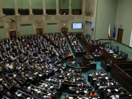 Депутатів Польщі хочуть відправляти на 58 днів військової підготовки У Польщі хочуть відправити депутатів на військову підготовку