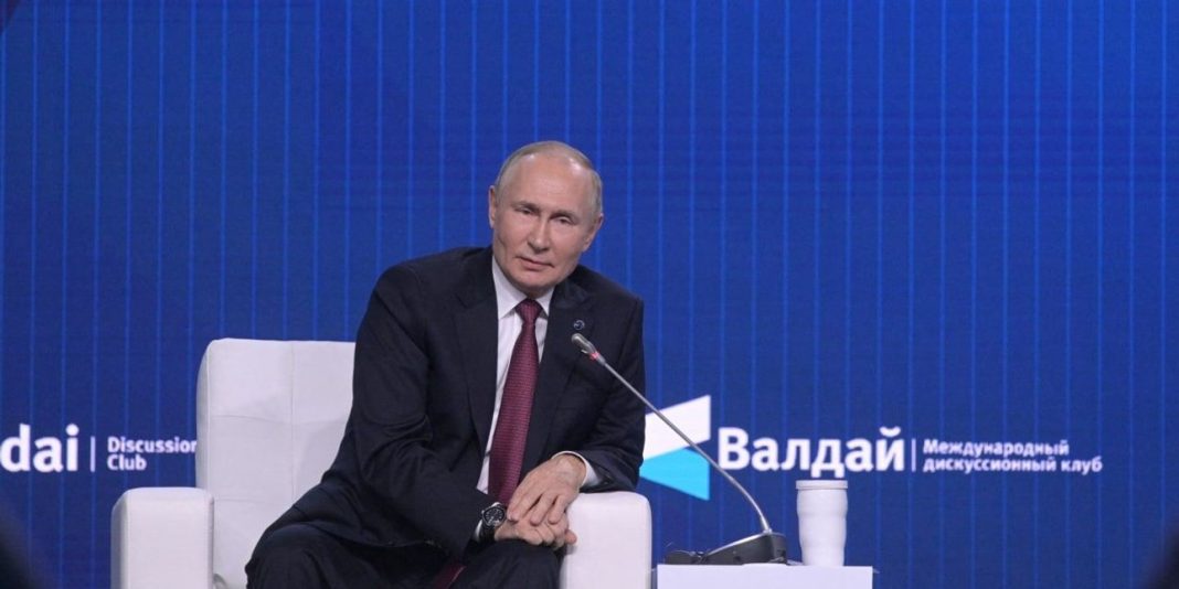 vdouho---c1280x640x0sx216s--c96e9fe5d13e6ee1a67243dc0a62ea77 Vladimir Putin during a plenary session of the Valdai International Discussion Club«