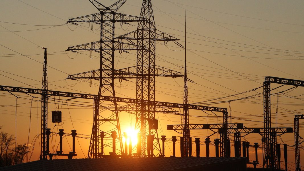 Power cut on 6 October 2026 Power lines and Ukraine’s energy infrastructure at sunset