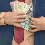 Рада відмовилася обмежити зарплати чиновників до 80 тисяч