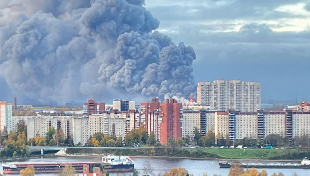 Ozon у Санкт-Петербурзі Палає Ozon у Санкт-Петербурзі