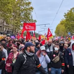 «Макрона у відставку, Ле Пен — за ґрати»: Францією прокотилися нові протести