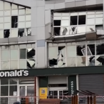 У Києві після російської атаки пошкоджено McDonald’s на Шулявці