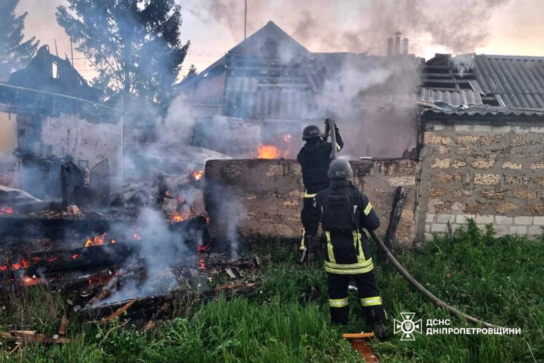 Shelling of Dnipropetrovs'k region, damaged houses